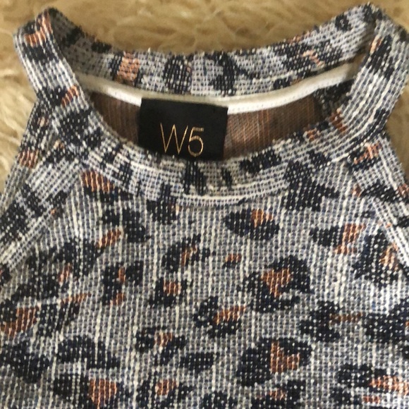 W5 | small halter leopard print top. Fringed hem. Sleeveless - Picture 11 of 15